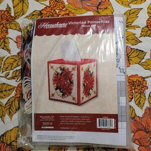 Herrschners Plastic Canvas Kit 270566 Christmas  Poinsettias TISSUE BOX